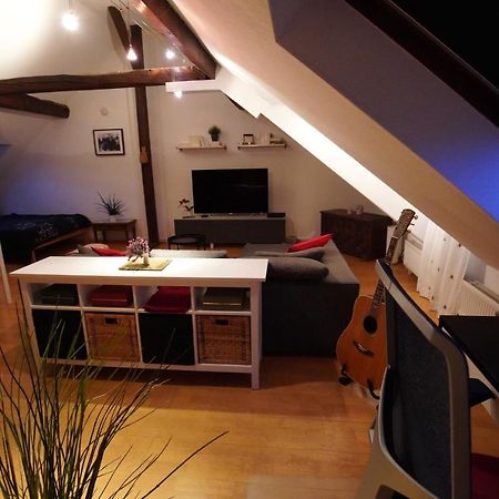 Dachgeschosswohnung ฮันโนเวอร์ ภายนอก รูปภาพ