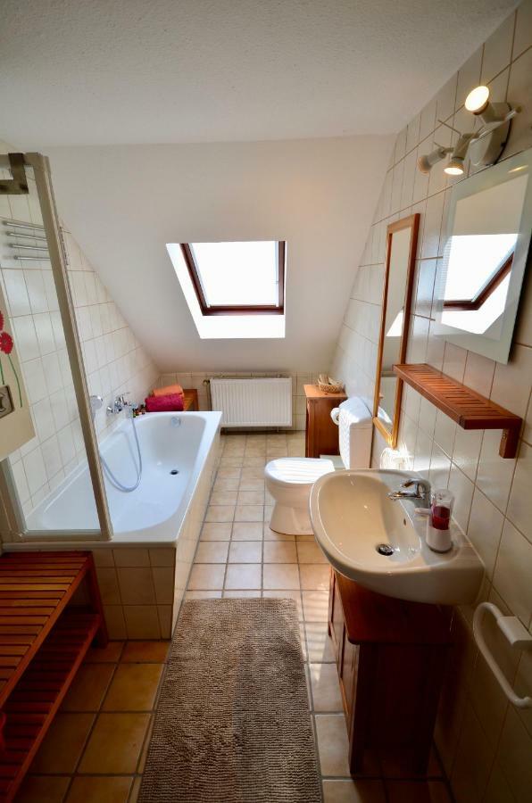 Dachgeschosswohnung ฮันโนเวอร์ ภายนอก รูปภาพ